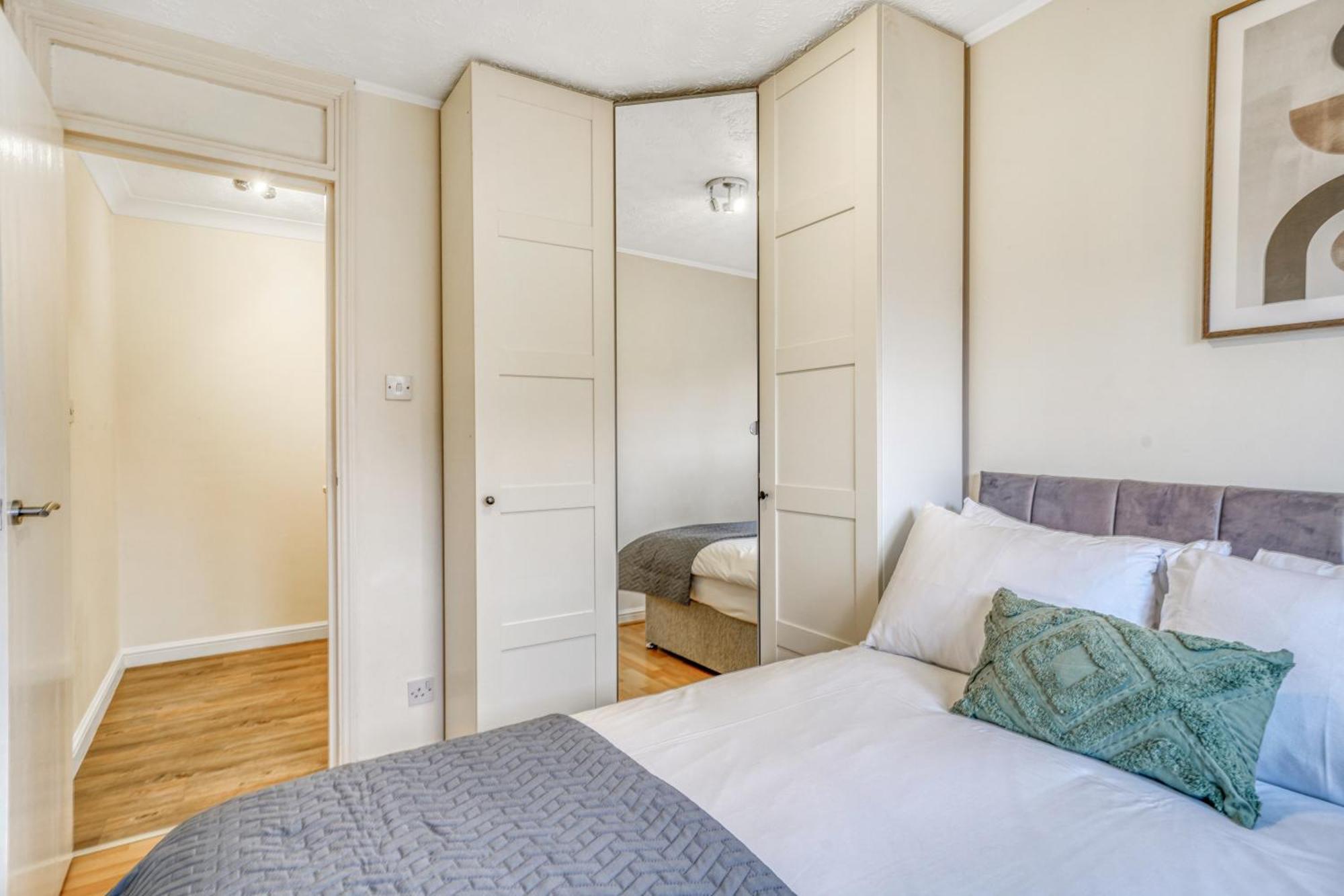 Apartamento Executive 4 Bedroom Town House In Canada Water Free Wifi & Parking By Aparts Londres