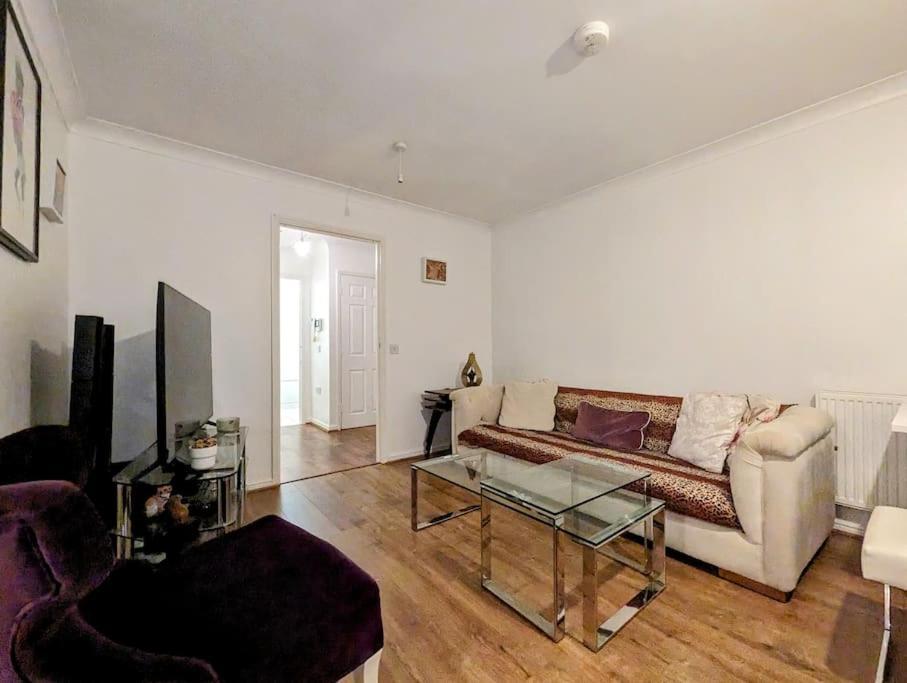 Large, Plant Filled Flat With Balcony Appartement