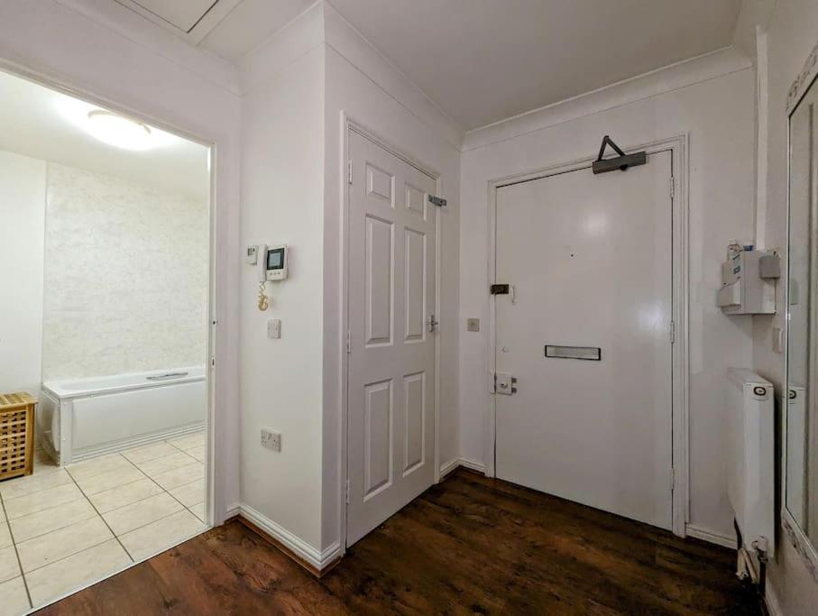 Appartement Large, Plant Filled Flat With Balcony Londres