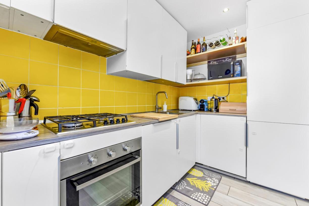 Family House In The Heart Of Hanwell With 5 Stars! * Londres