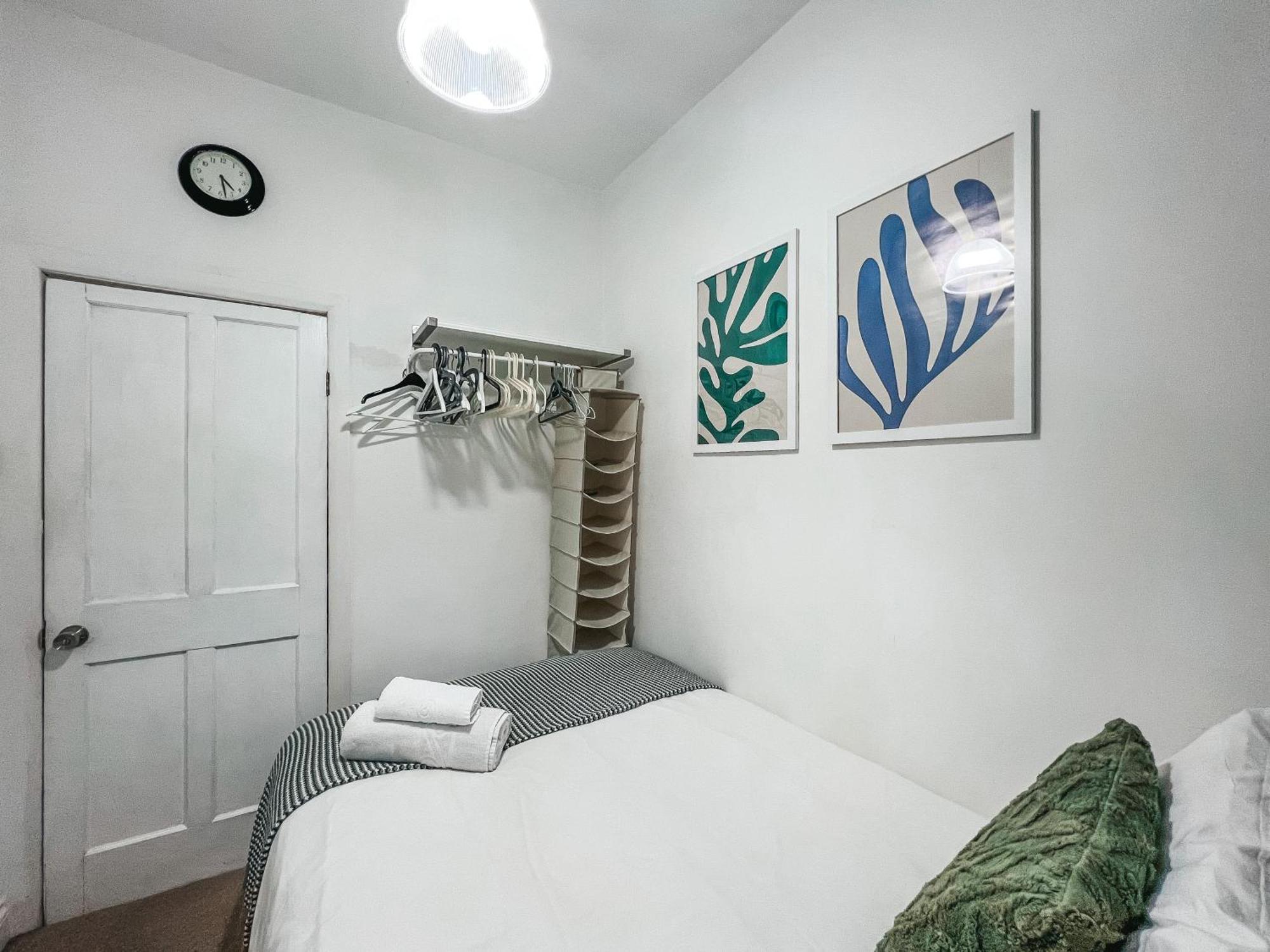 Gorgeous 3 Bed With Garden Office By Staybynumbers Apartment London