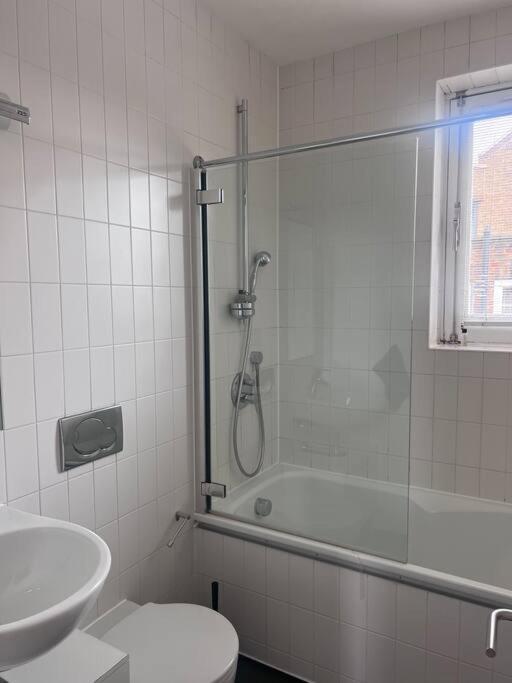 Apartamento , Bright And Modern Flat Up To 4 People *
