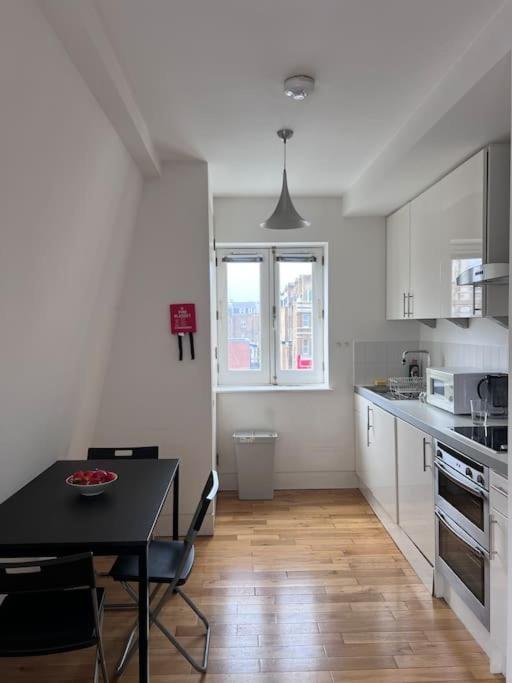 , Bright And Modern Flat Up To 4 People Londres