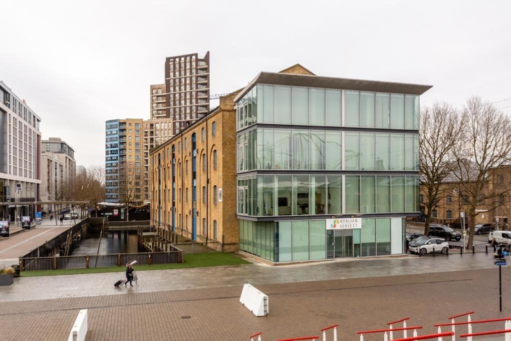 Luxury 1bed In Converted Warehouse Next To Excel