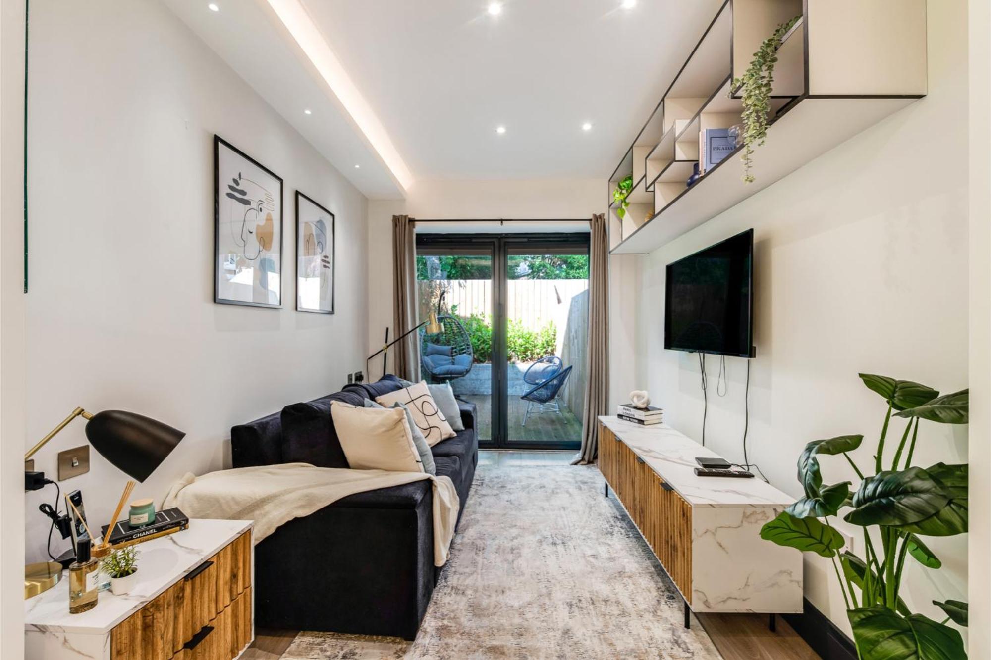 Chic Studio W/ Outdoor Space -excellent Location Apartamento
