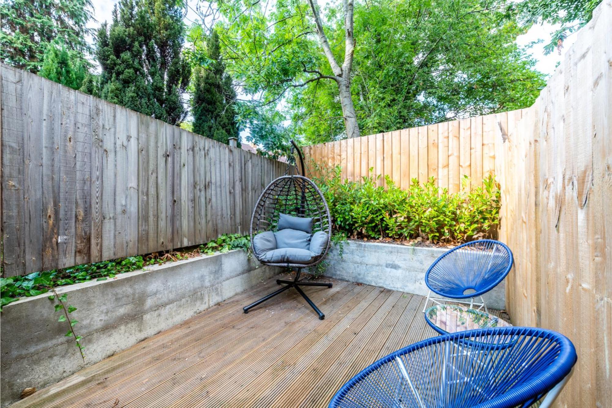 Chic Studio W/ Outdoor Space -excellent Location Londres