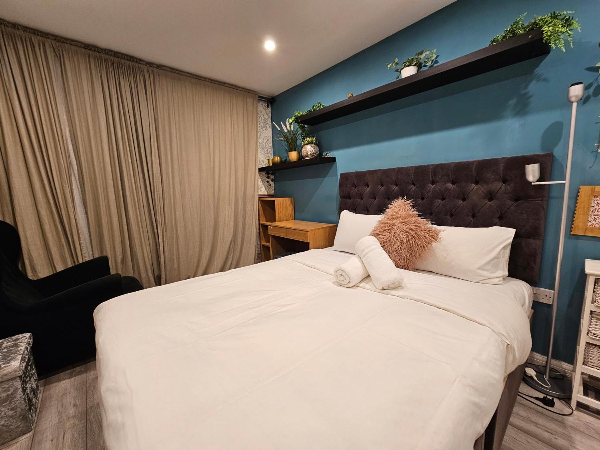 Wallwood Guest house London