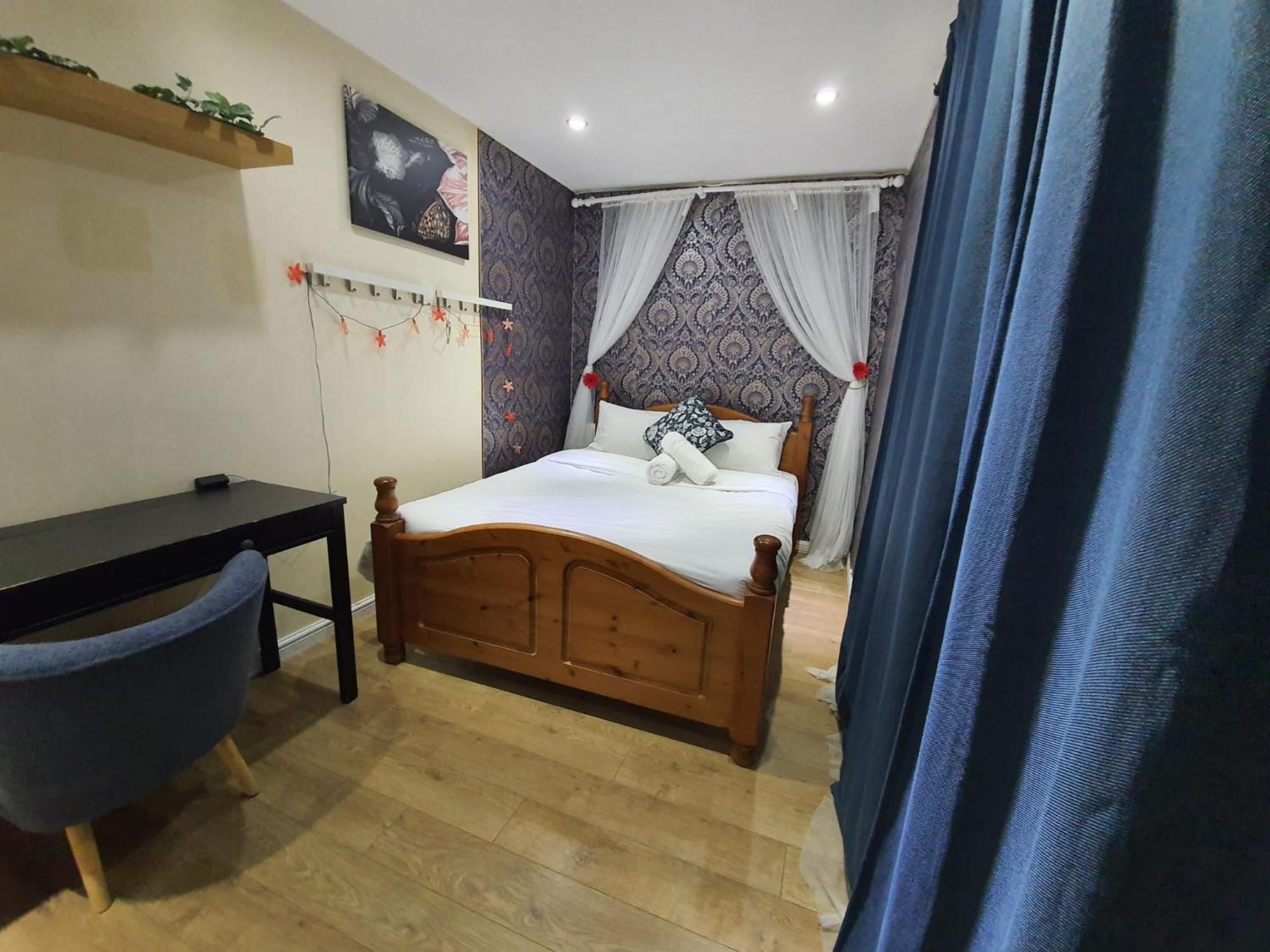 Wallwood London