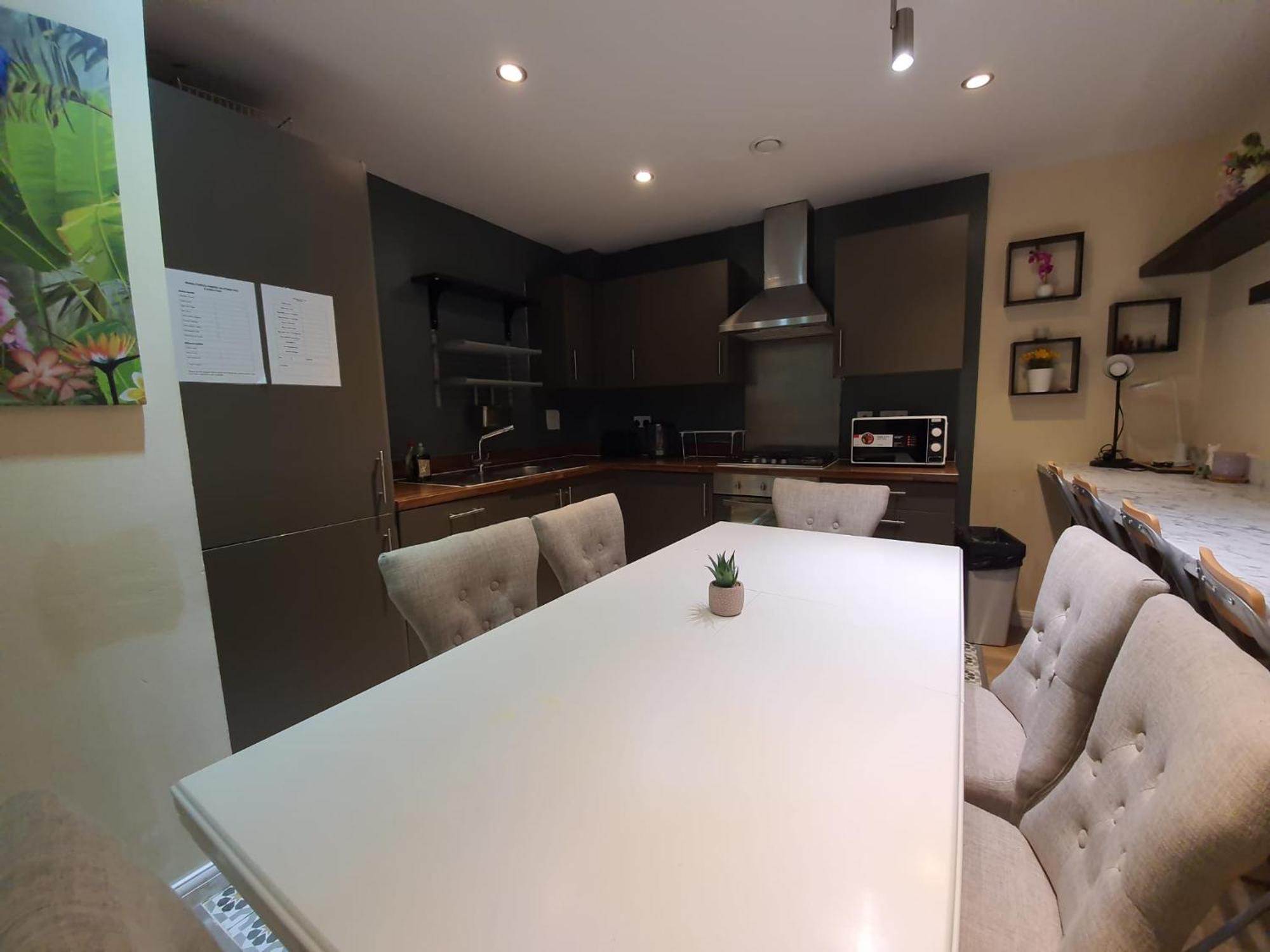 Wallwood Guest house London
