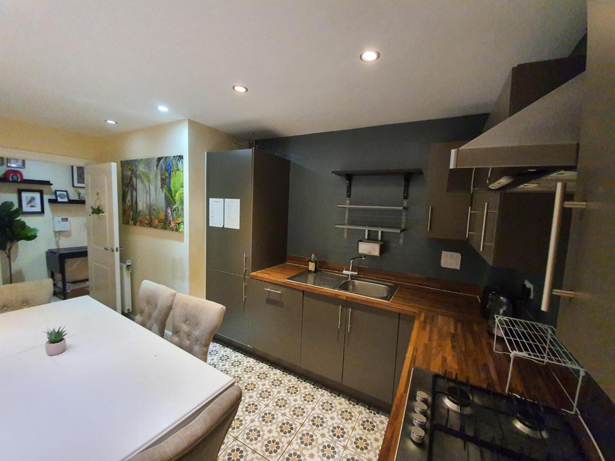 Wallwood Guest house *