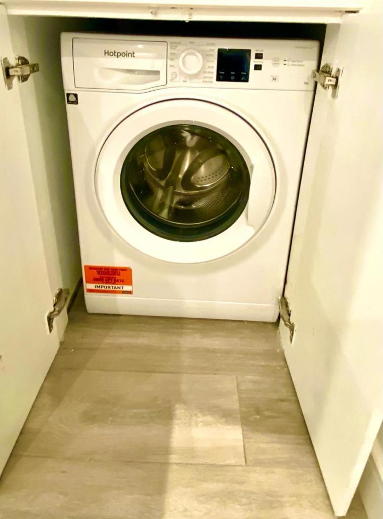 Comfortable One Bedroom Flat With Car Park In Londres