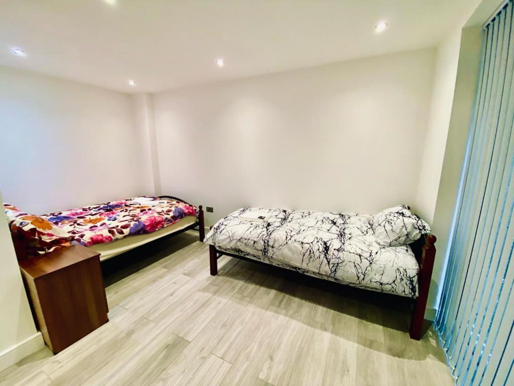 Comfortable One Bedroom Flat With Car Park In Londres