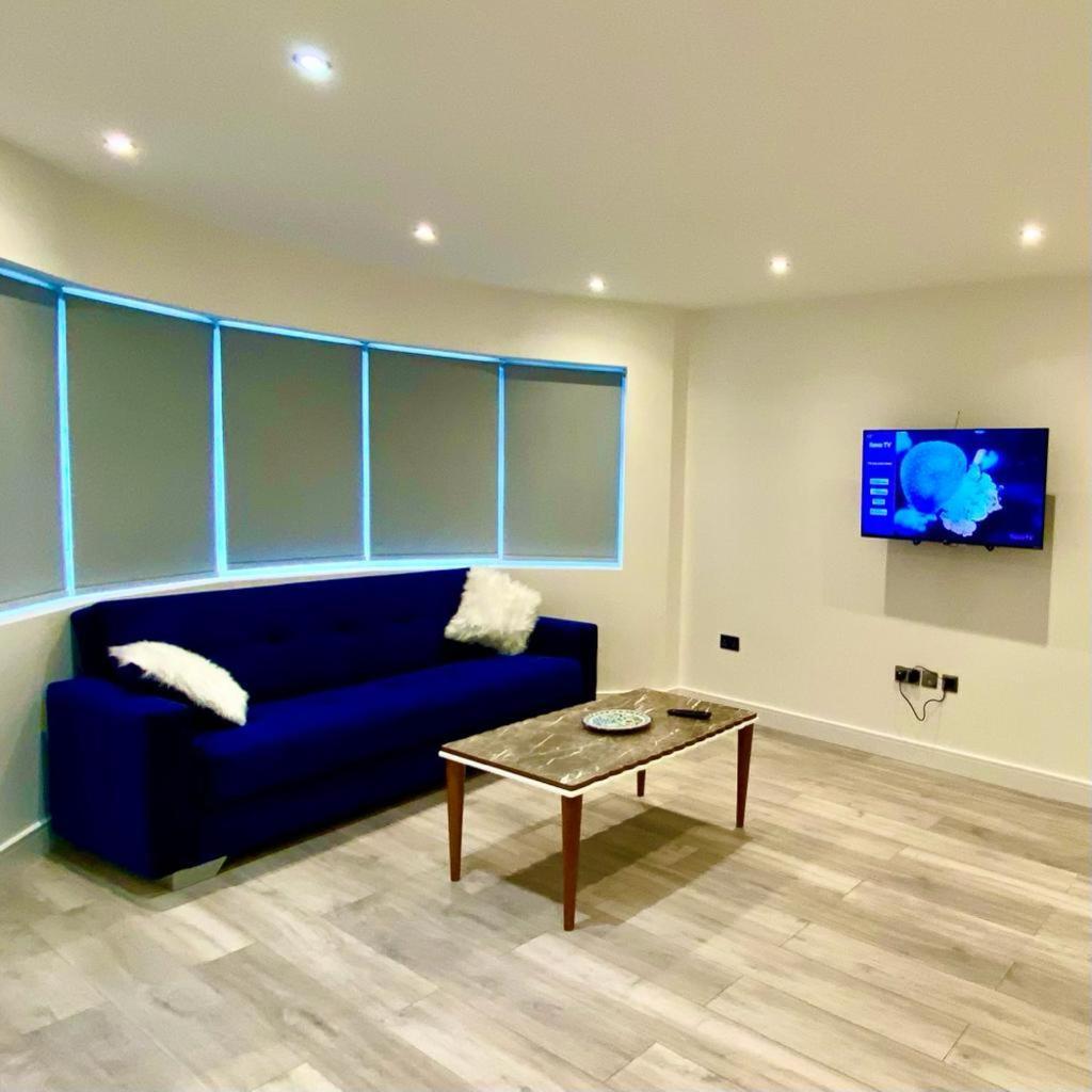Comfortable One Bedroom Flat With Free Car Park In