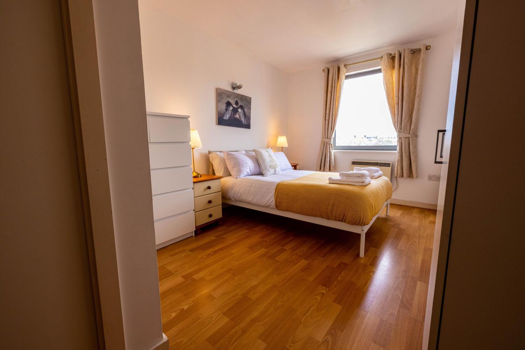 Beautiful And Spacious 2-bed In * Londres