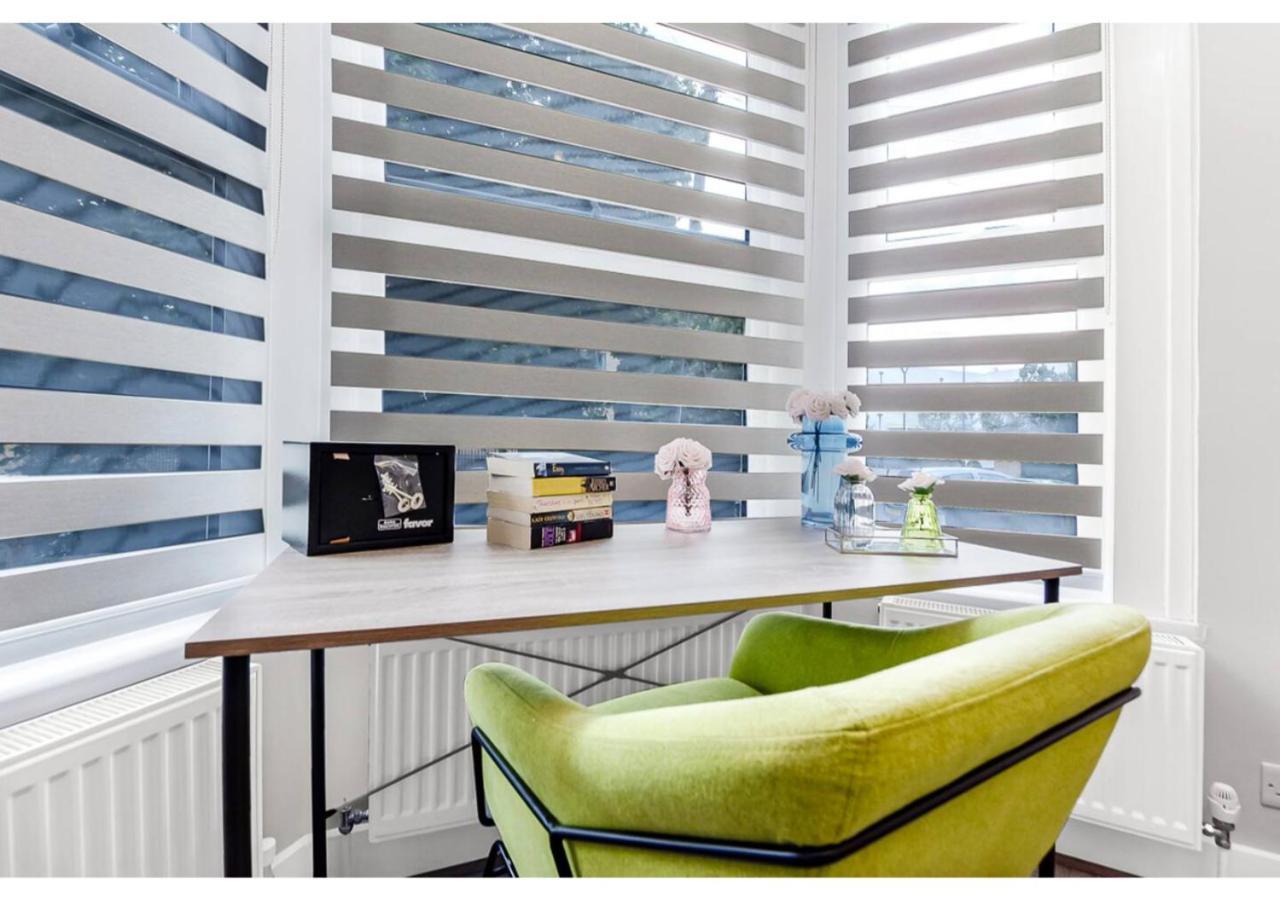 Tranquility In Bloom: Refreshing 2br Londres