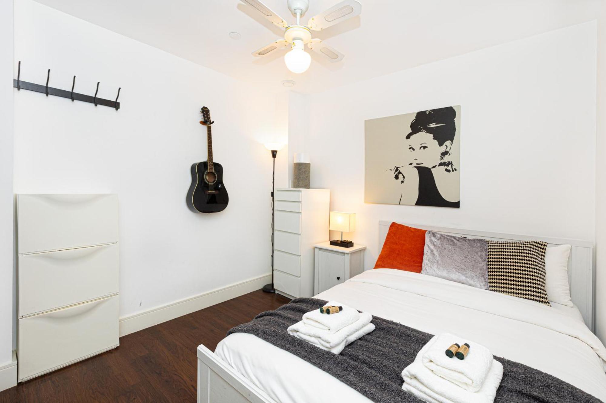 Bright & Cozy 1 Bdr Apt Wcharming Private Terrace Apartment London