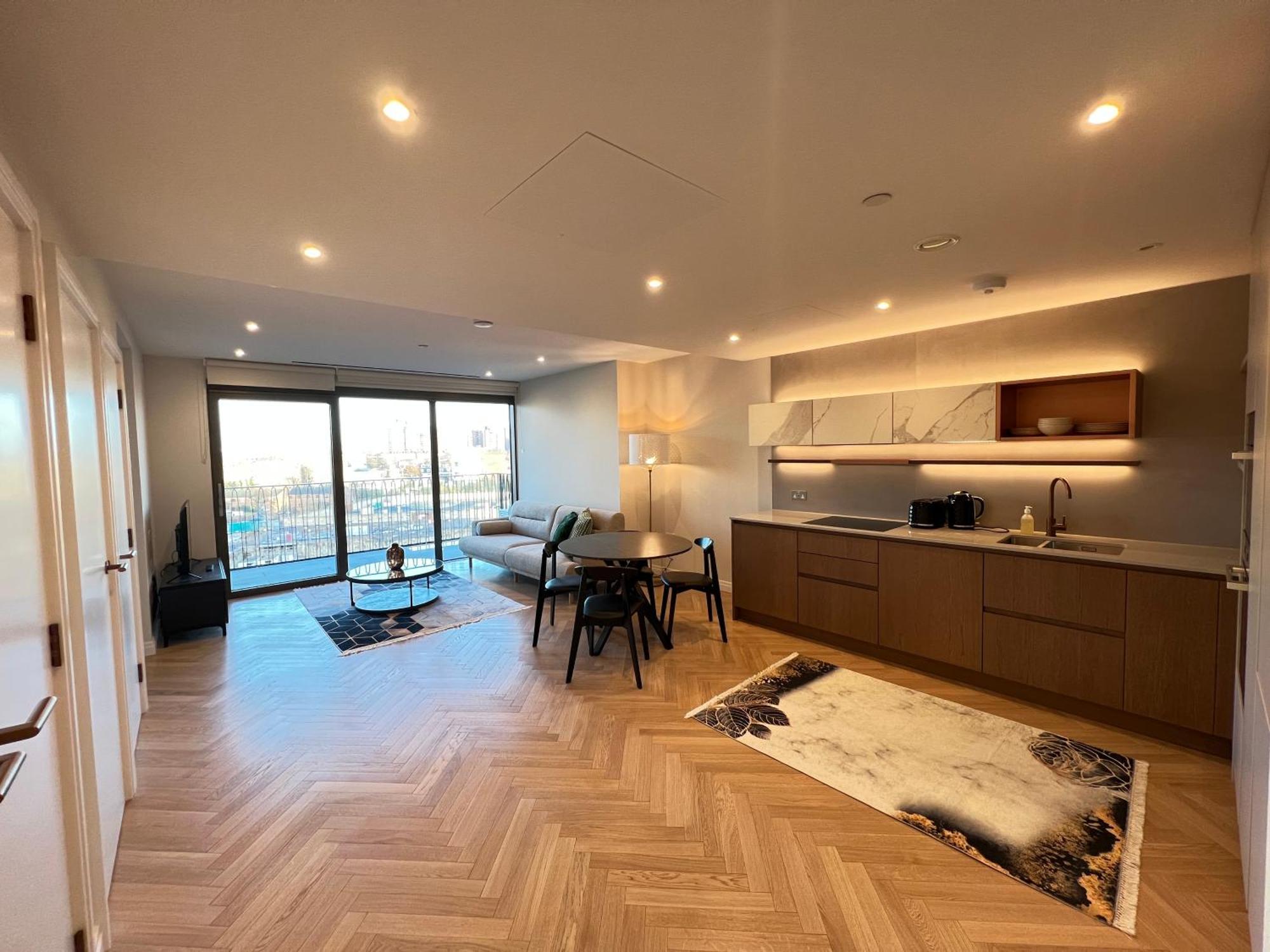 2 Bedroom Modern Family Flat-apartment Fulham