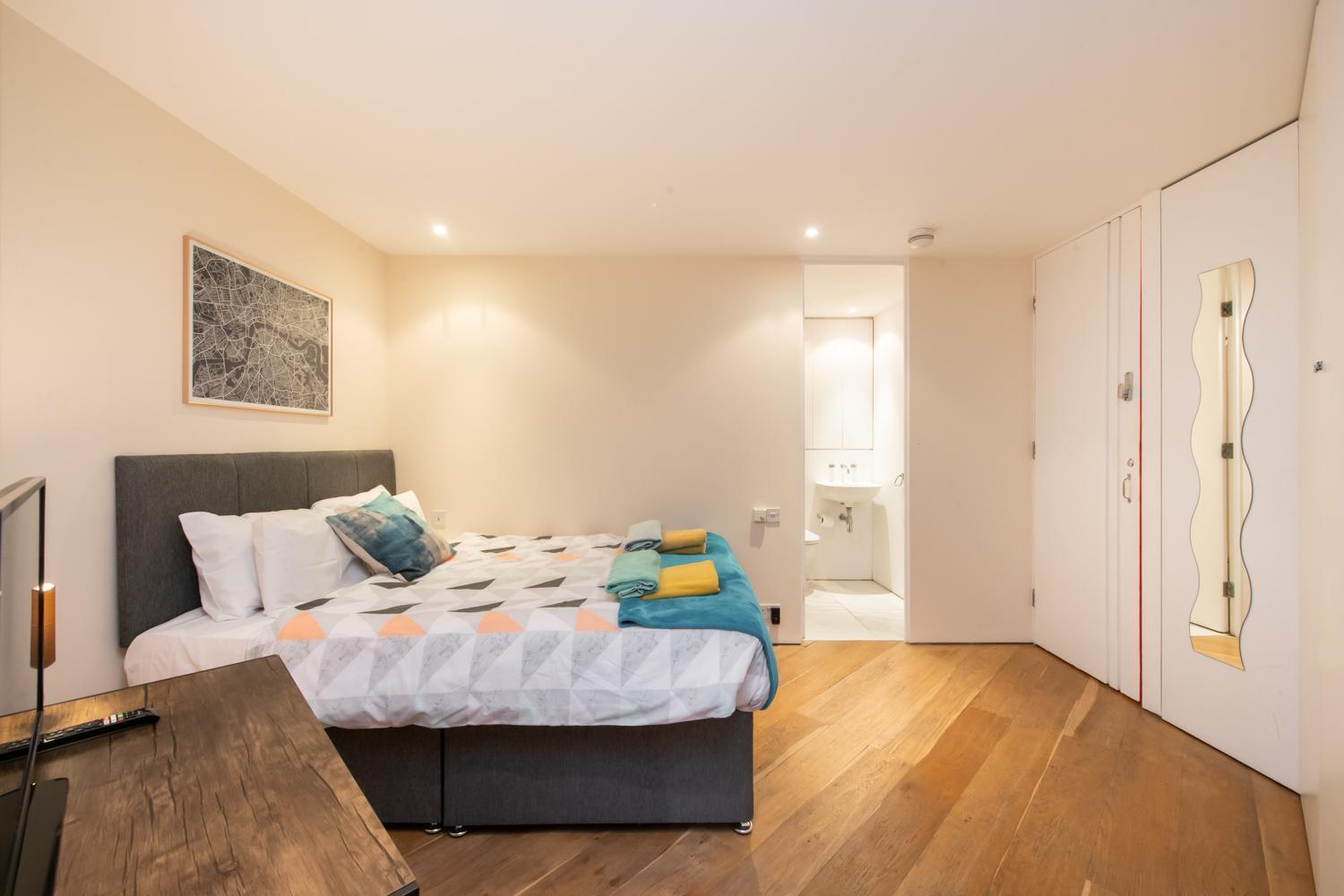 Pollen Street, Three-bedroom Flat Appartement Londres