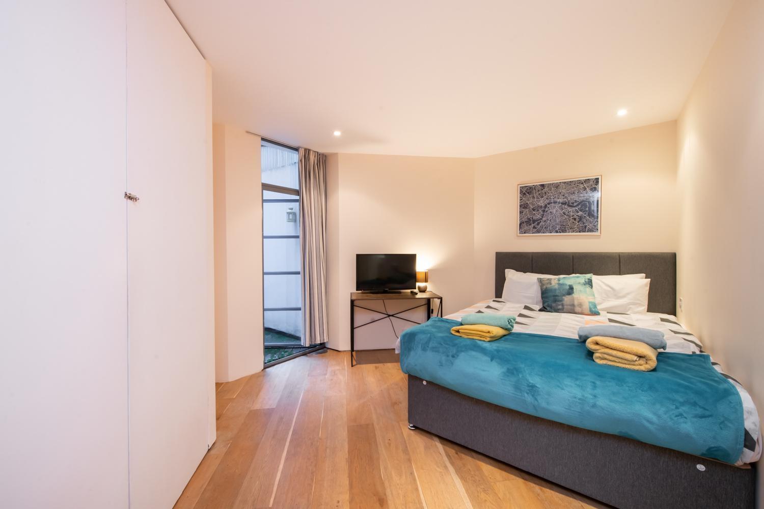 Pollen Street, Three-bedroom Flat Londres