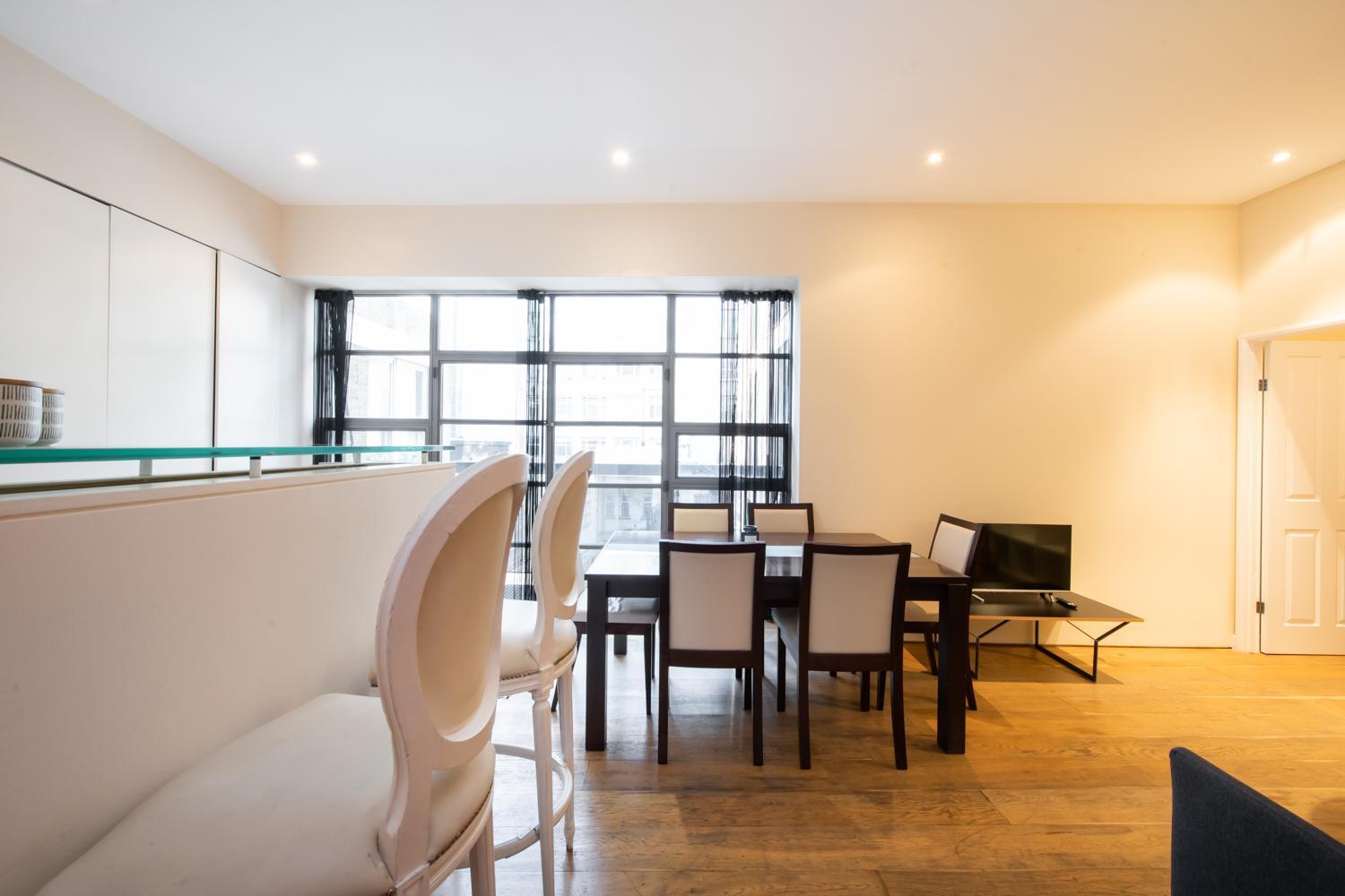 Pollen Street, Three-bedroom Flat Appartement