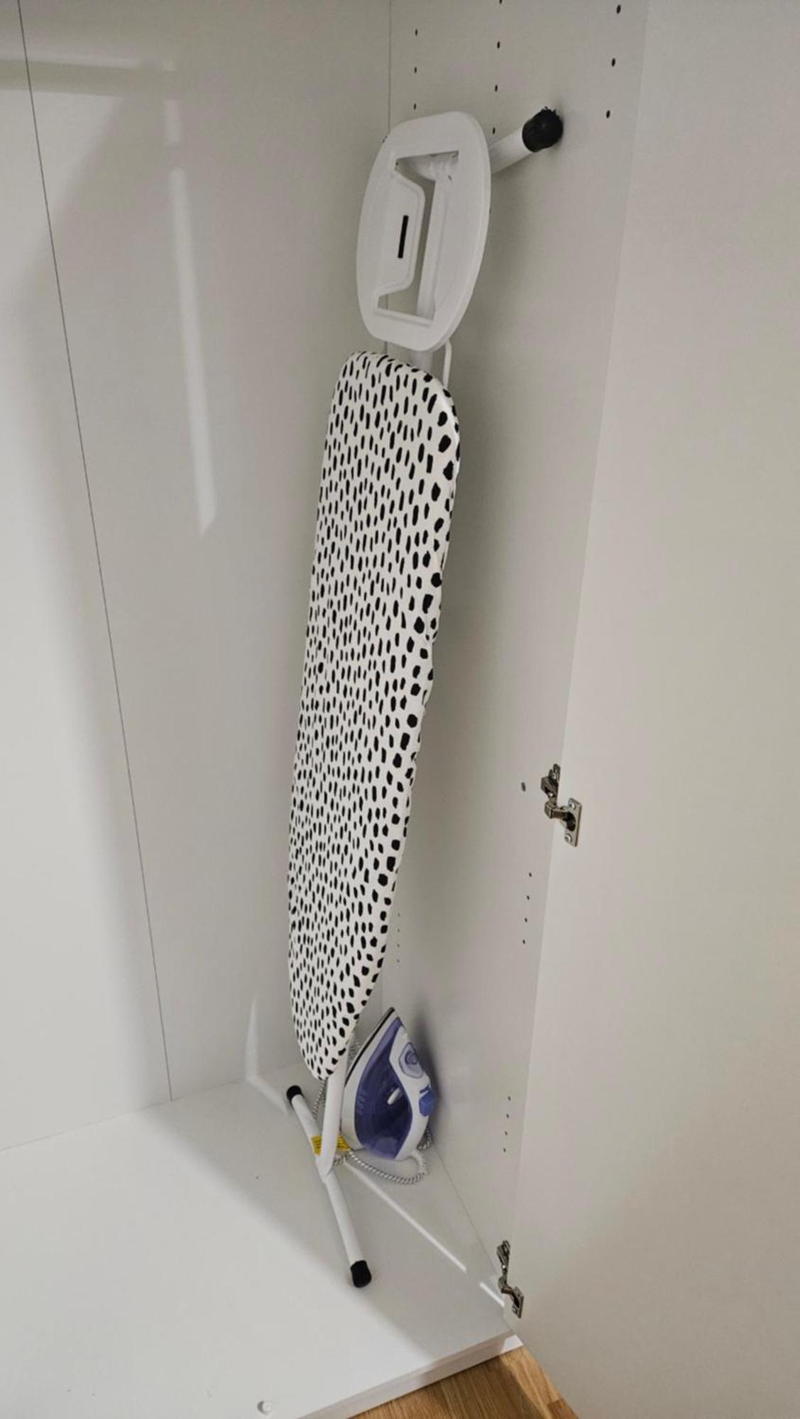 Spacious Two Bedroom In Battersea, Free Parking