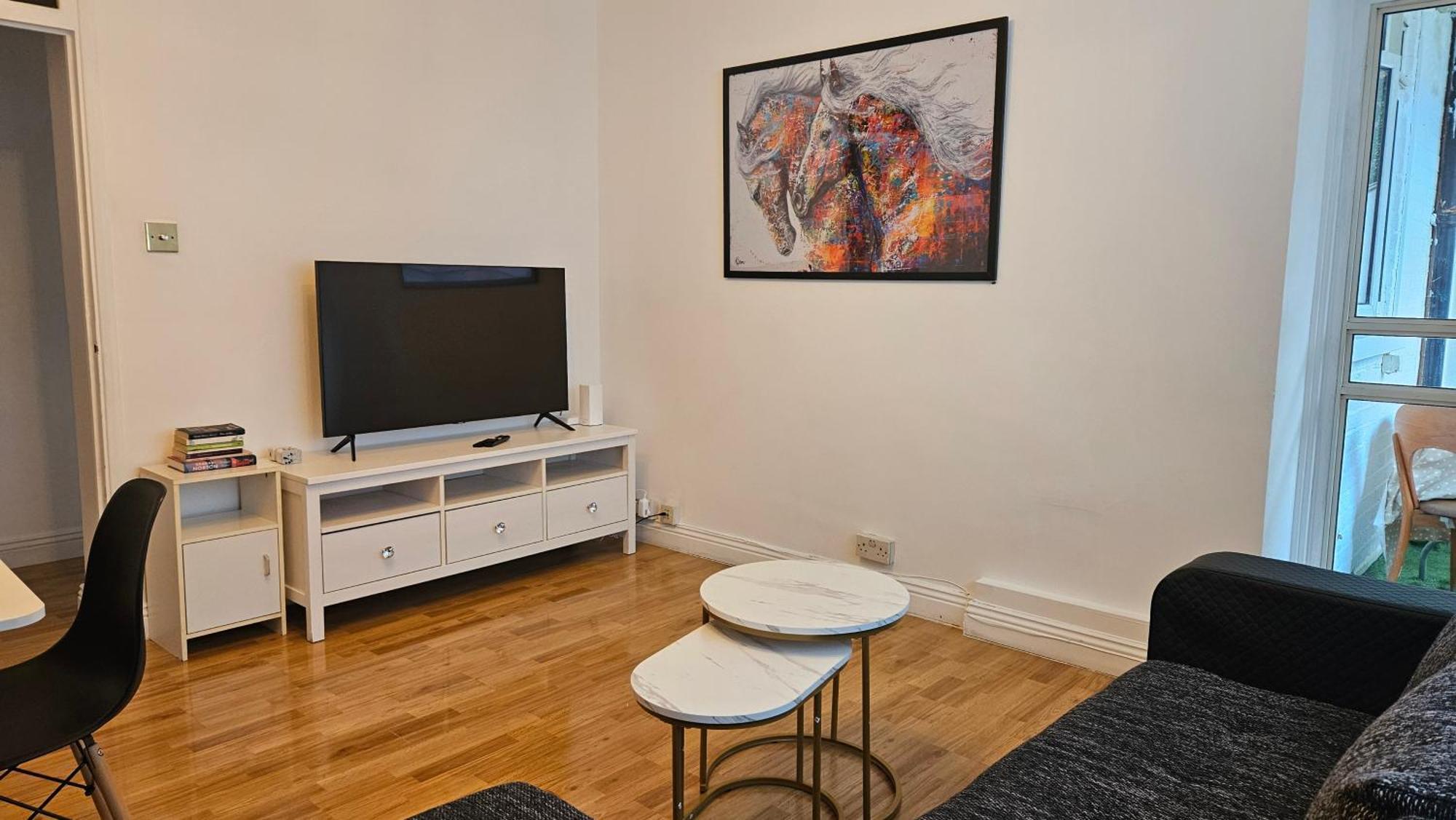 Spacious Two Bedroom In Battersea, Free Parking Apartamento