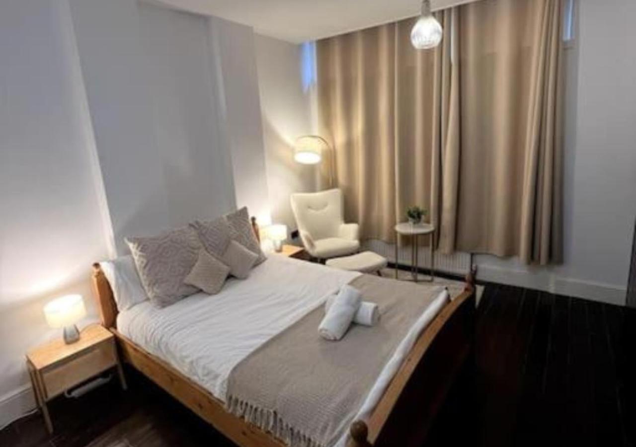 Cosy Near The Eye Apartment *
