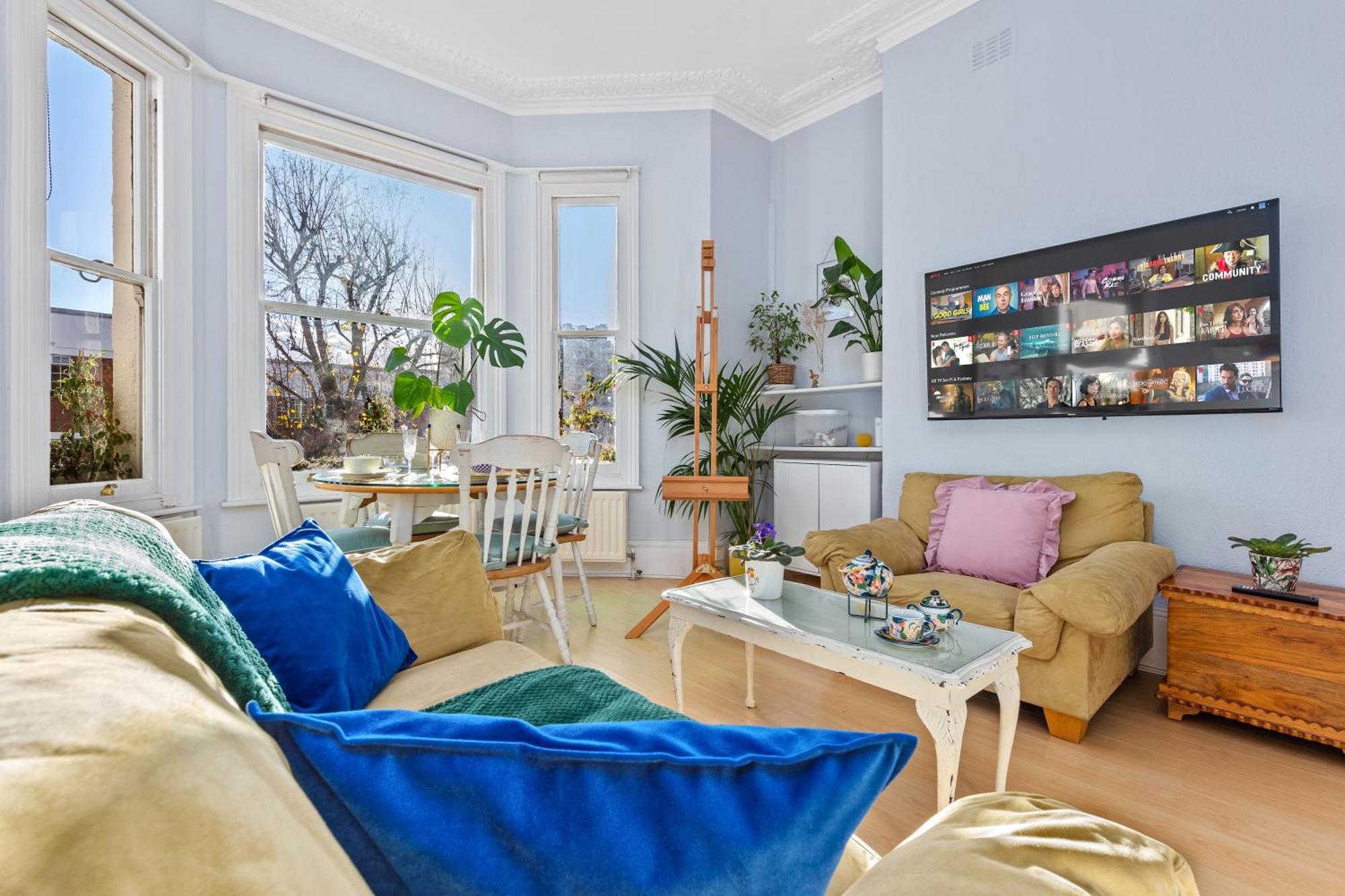 Artist's Bright Hampstead Heath Village 2 Bed * Londres