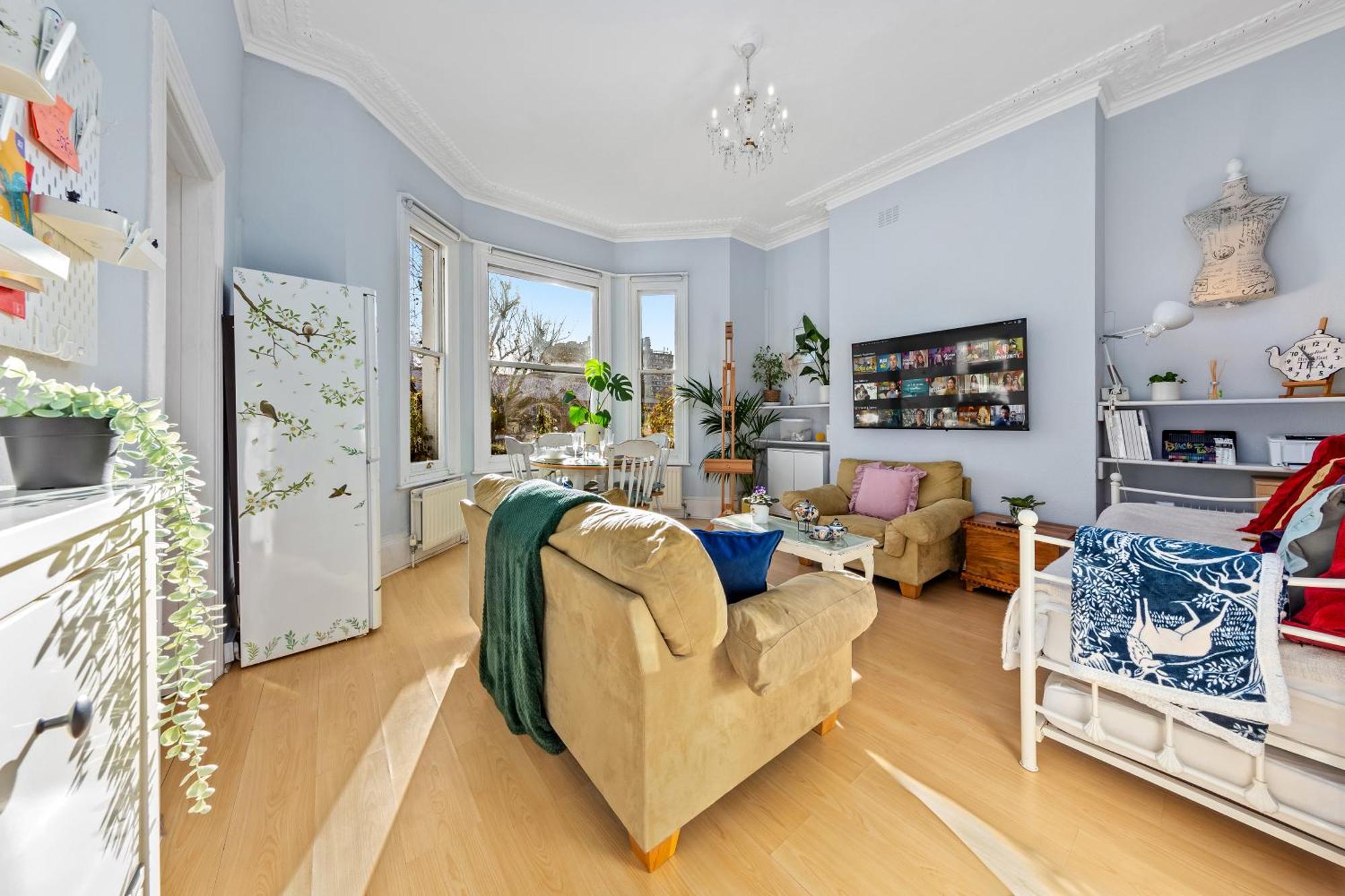 Artist's Bright Hampstead Heath Village 2 Bed Appartement