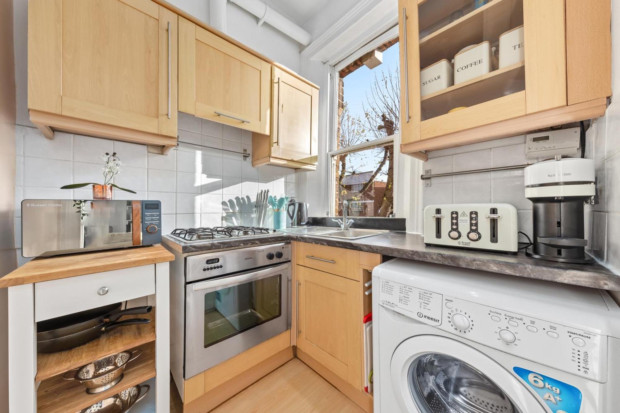 Artist's Bright Hampstead Heath Village 2 Bed