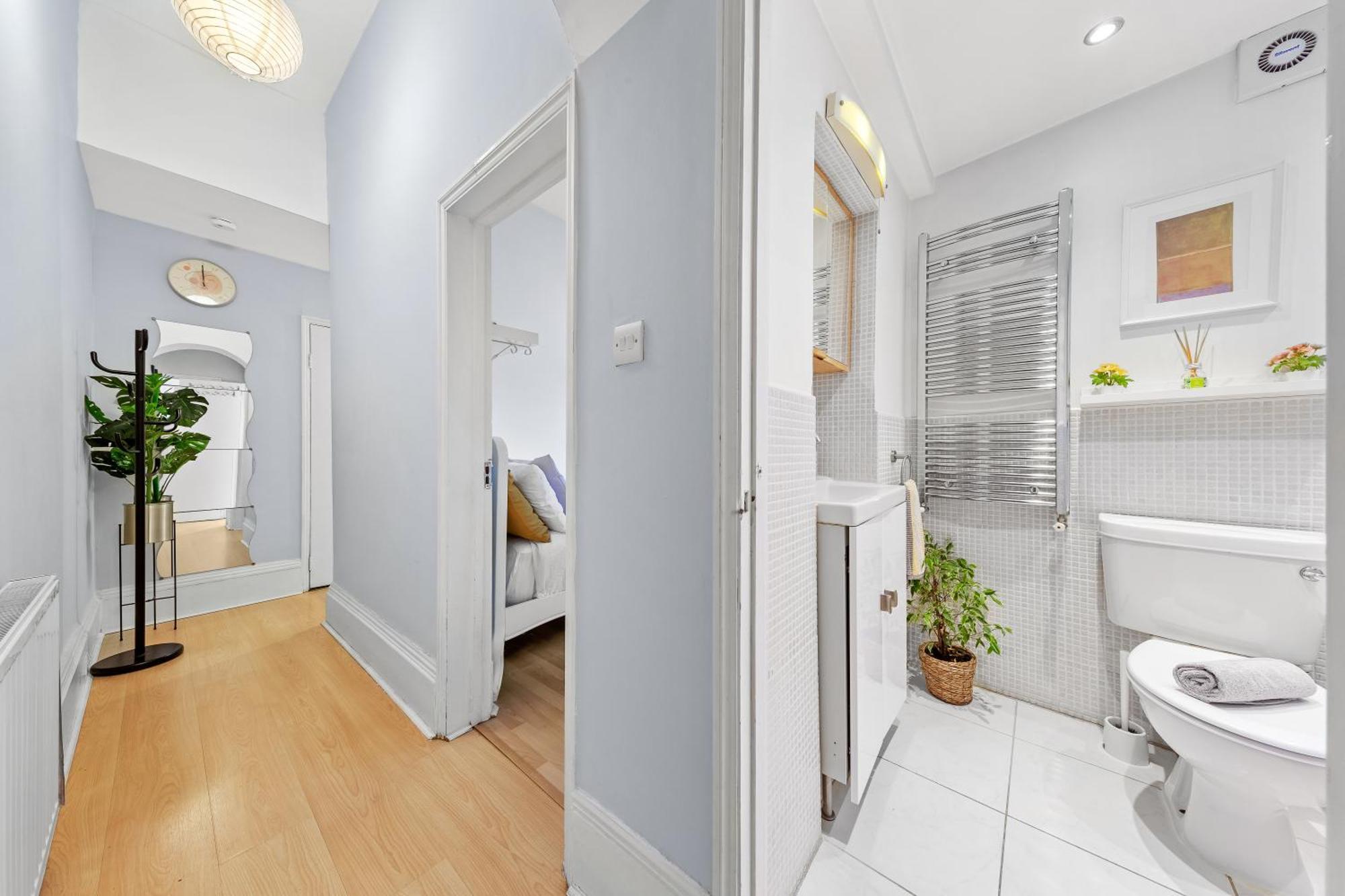 Artist's Bright Hampstead Heath Village 2 Bed Appartement Londres