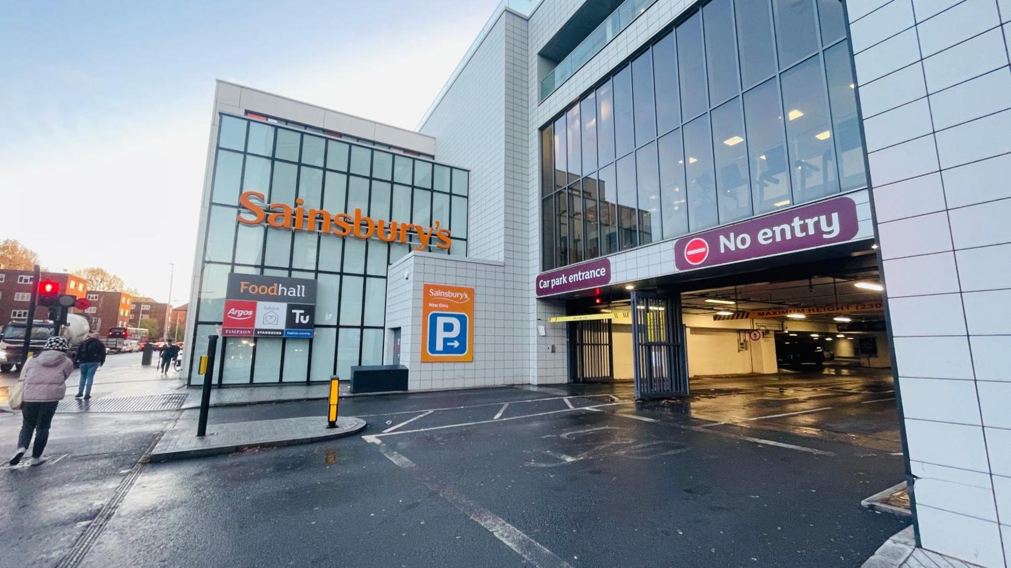 Shared 5 Mins Walk From Vauxhall And Nine Elms Station With Off-site Parking Near Us Embassy * Londres