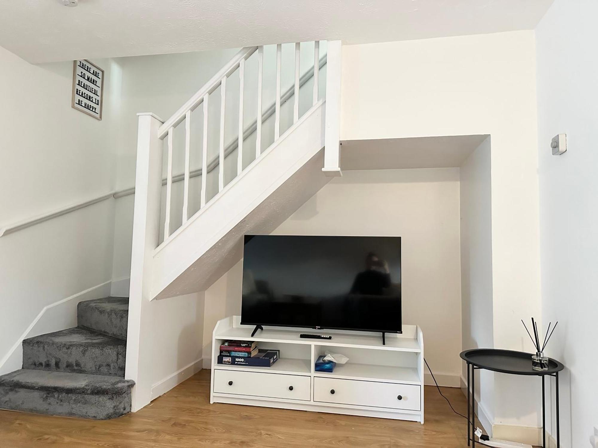 3 Bedroom House 2 Stops From Bridge Сasa de vacaciones