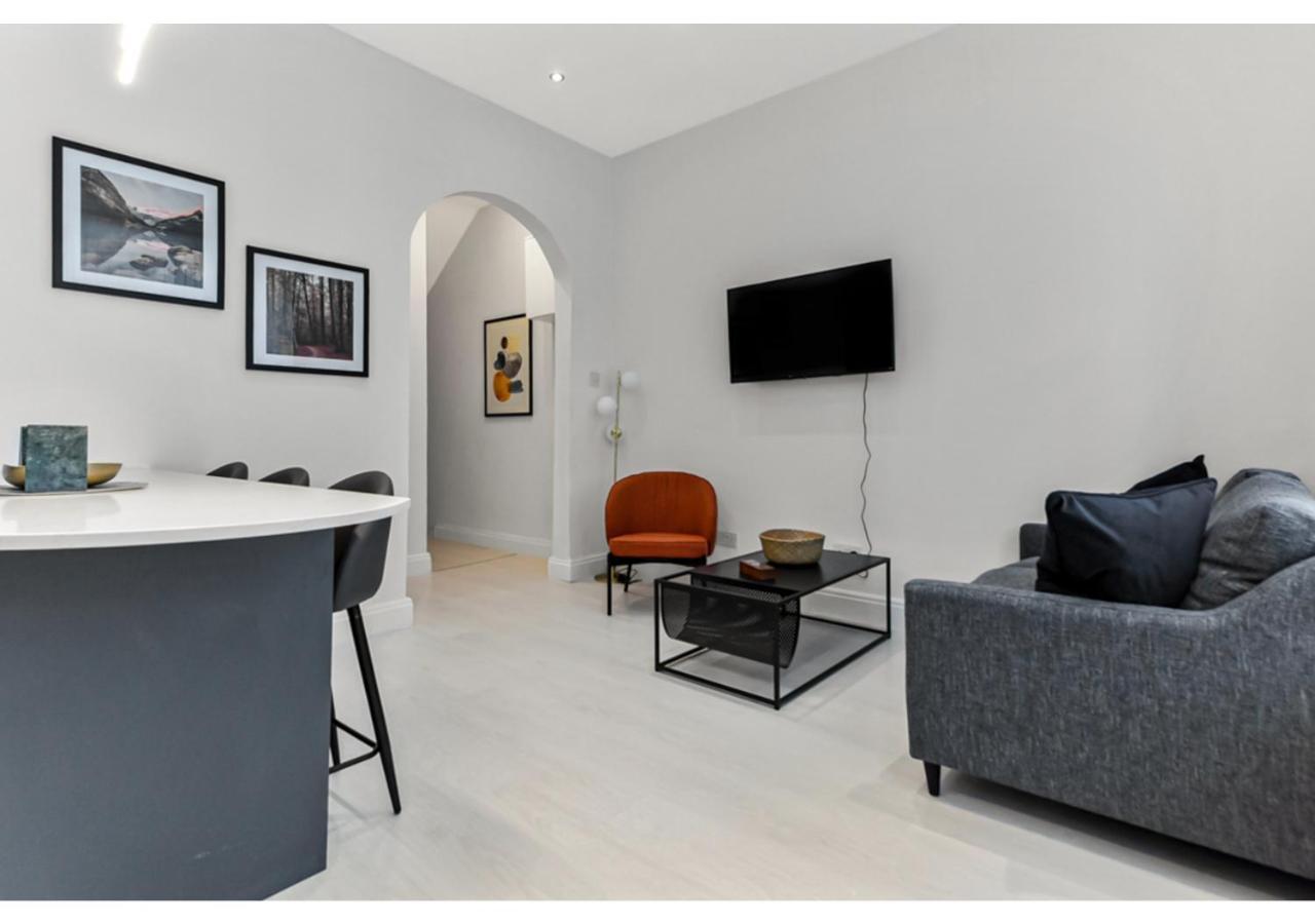 Captivating 2 Bd Flat In