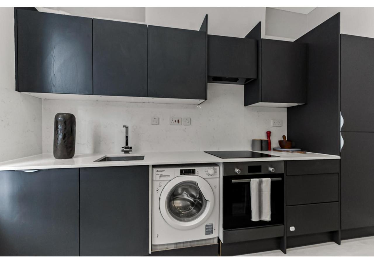 Captivating 2 Bd Flat In Apartamento