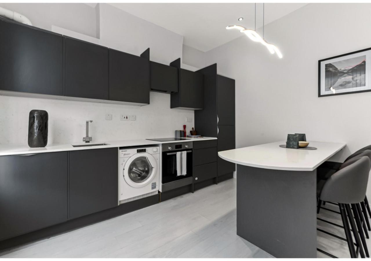 Captivating 2 Bd Flat In Apartamento