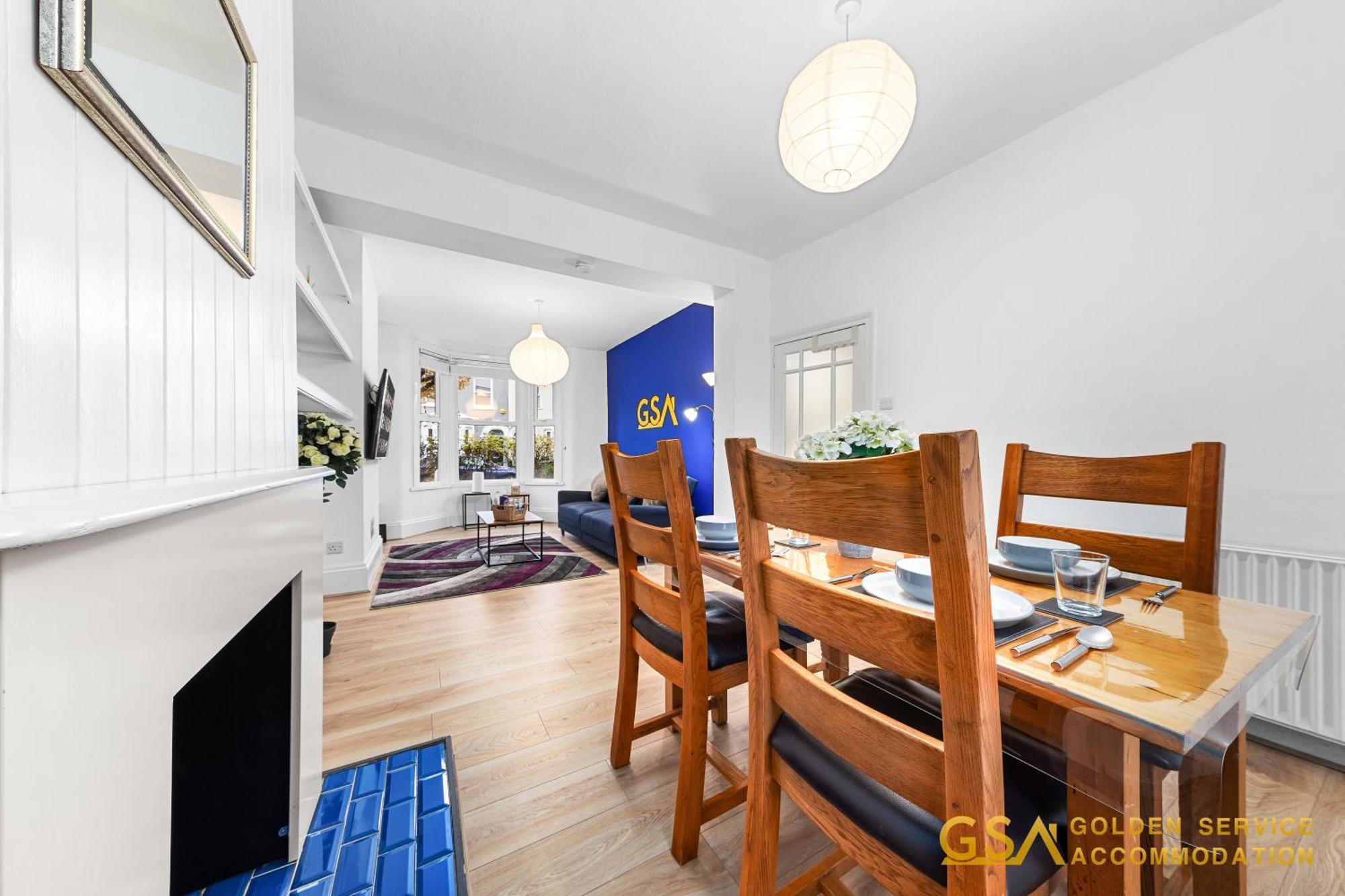 Stylist And Cosy 3 Bed House Leytonstone Sleeps 7