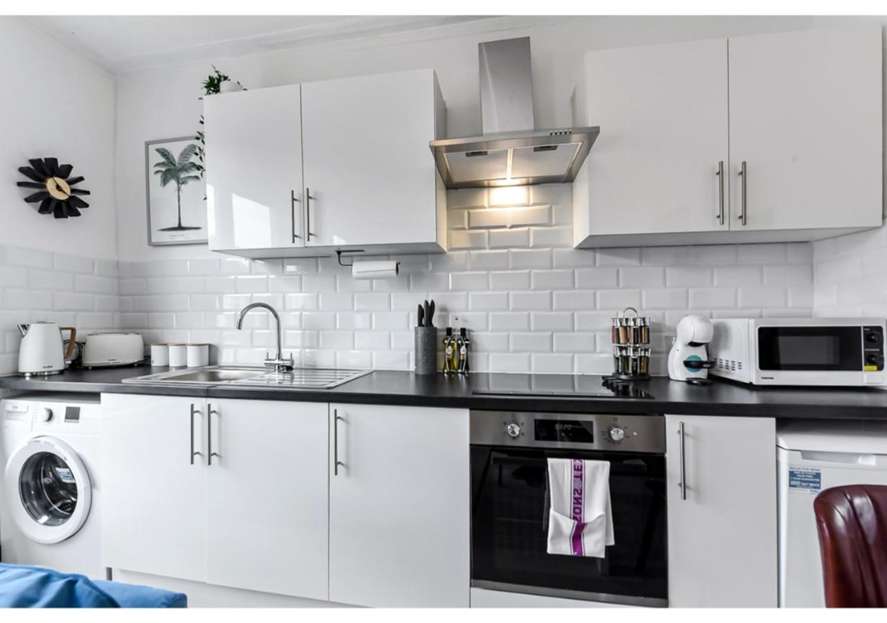 Appartement Earth Tones & Greenery: 4br Flat Sleeps 8 *