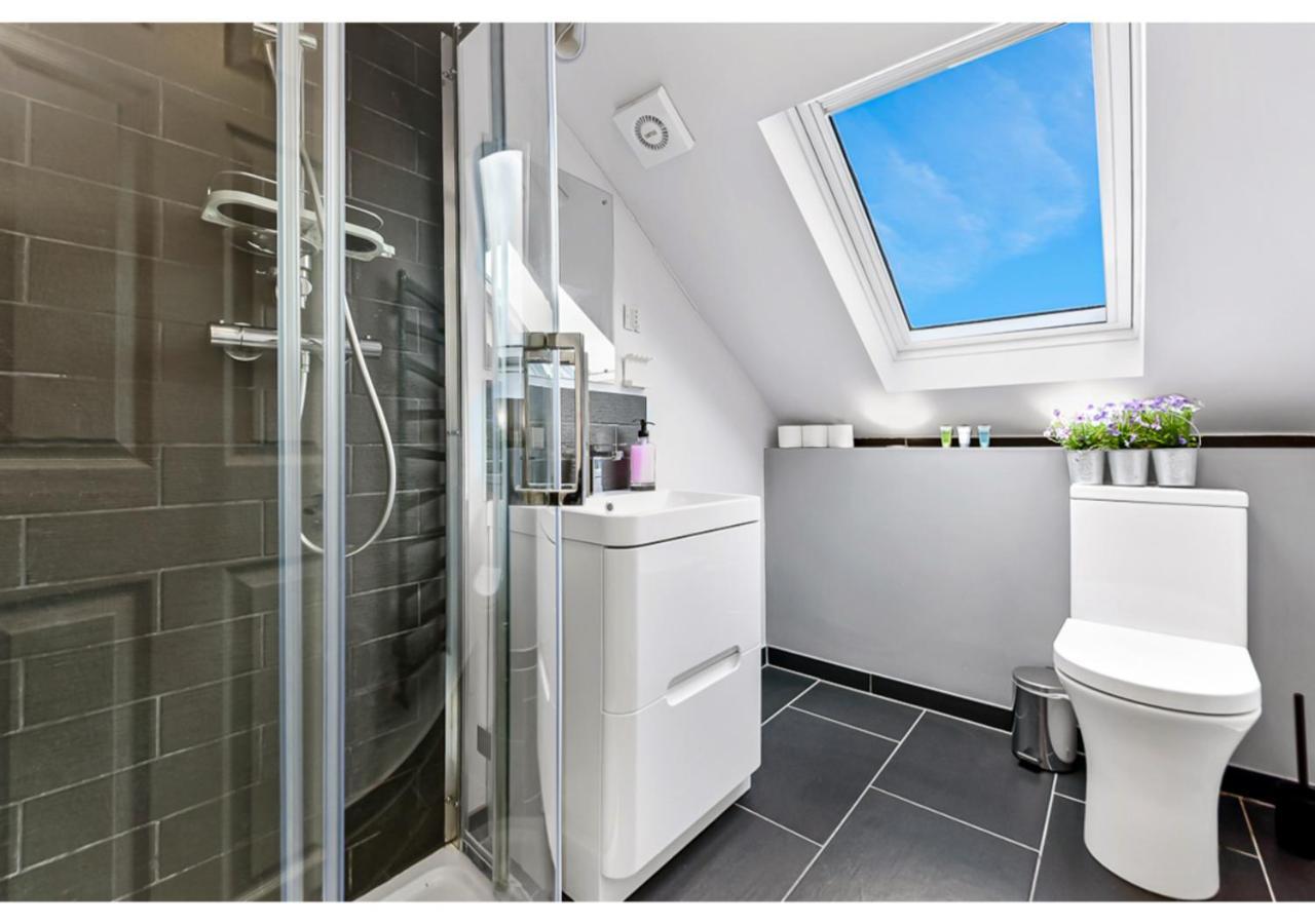 Appartement Earth Tones & Greenery: 4br Flat Sleeps 8