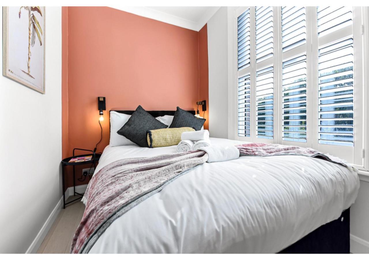 Earth Tones & Greenery: 4br Flat Sleeps 8 Appartement Londres