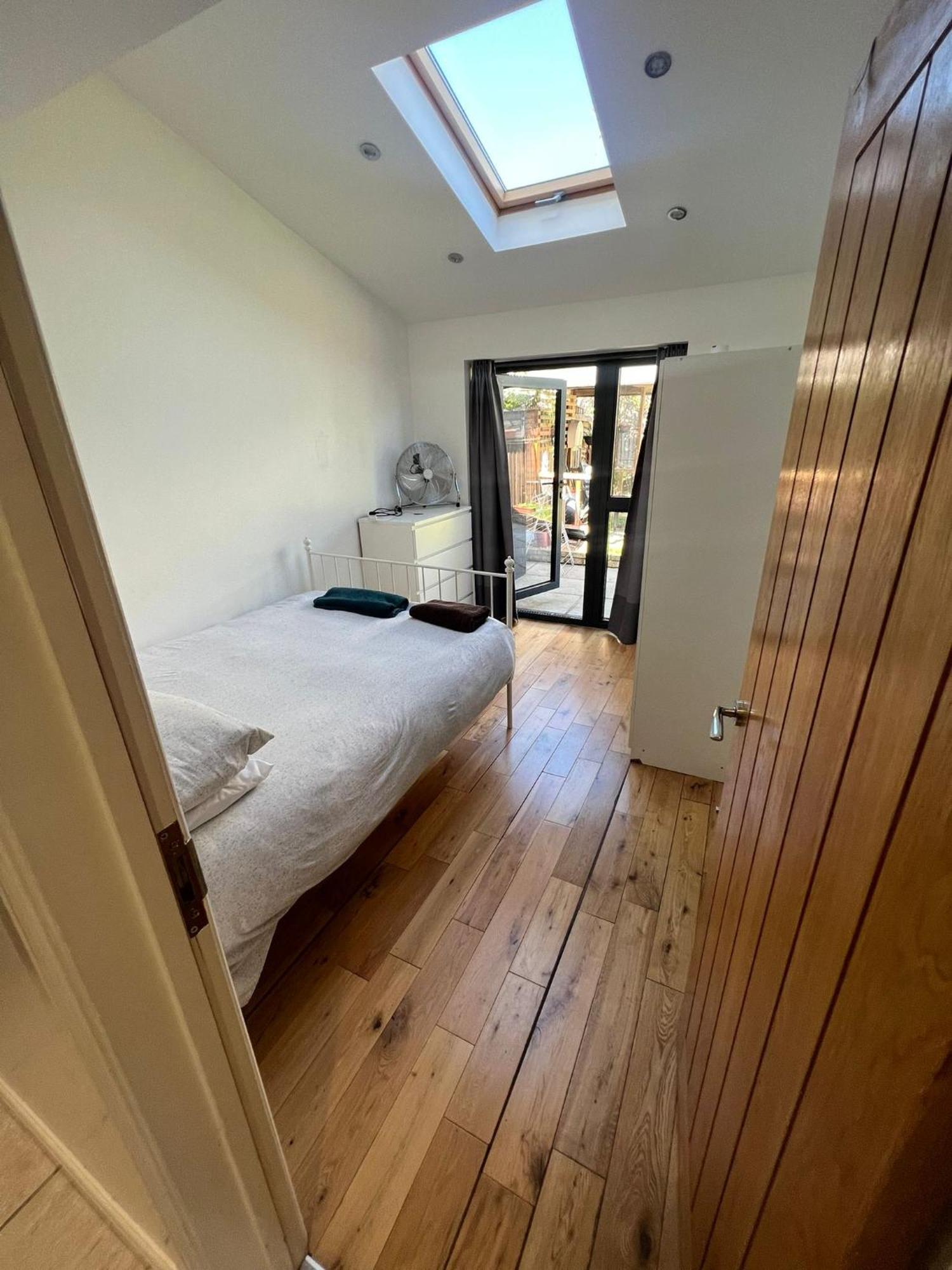 N8, Modern 2 Bedroom *