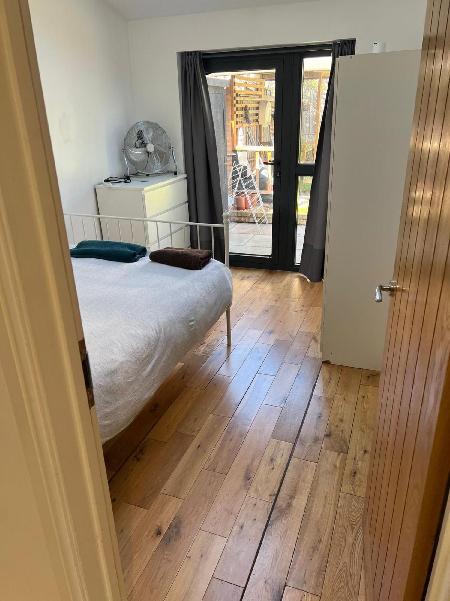 N8, Modern 2 Bedroom Apartamento *