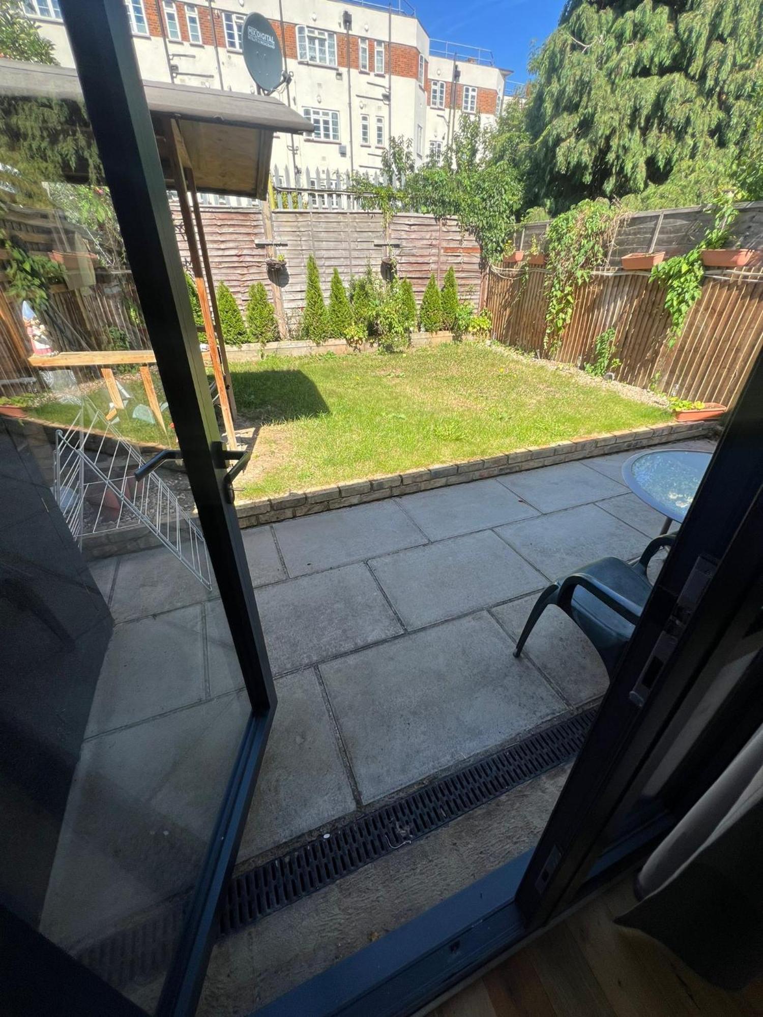N8, Modern 2 Bedroom Londres