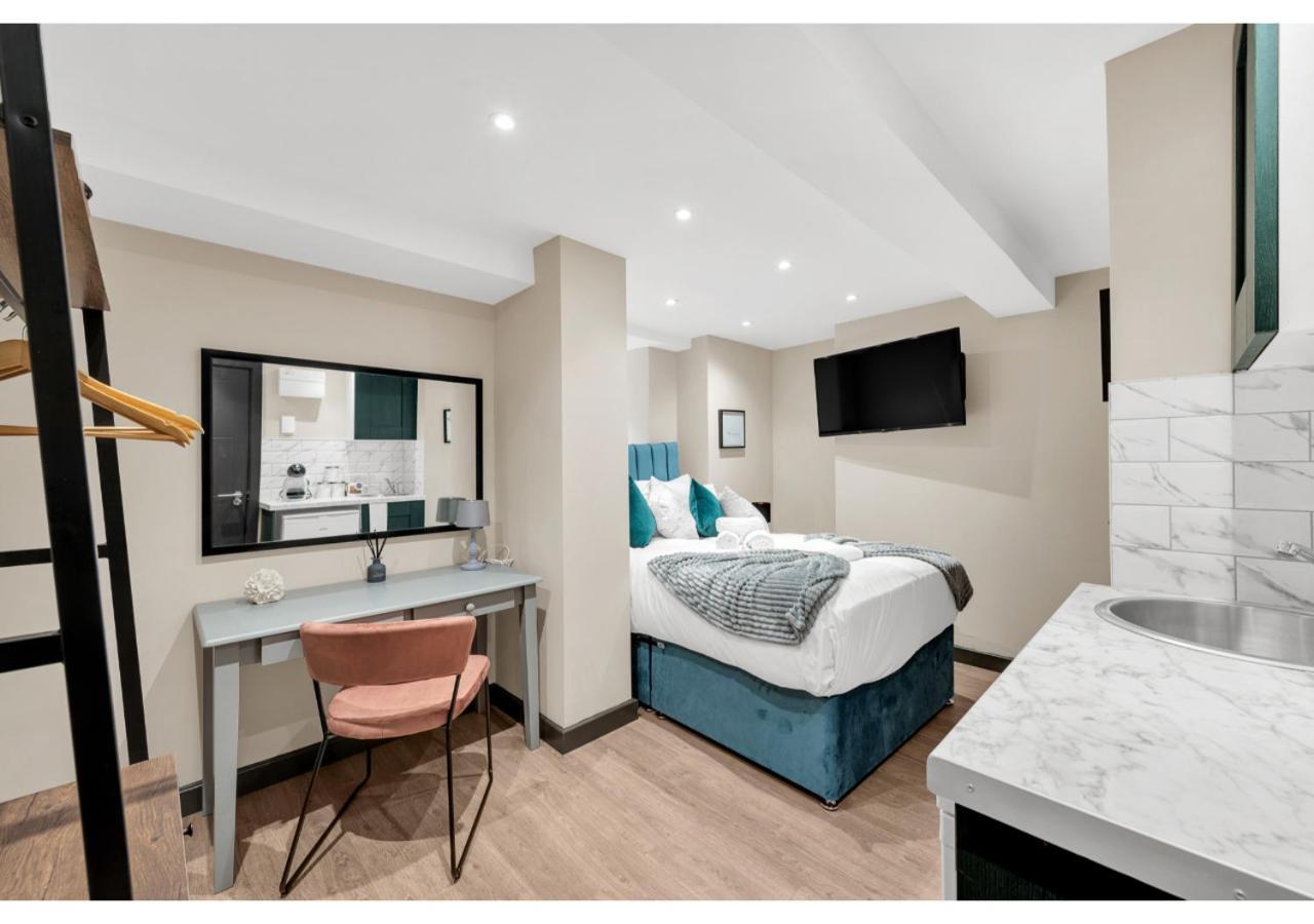 Experience Local: Quaint In Cental Location Appartement *