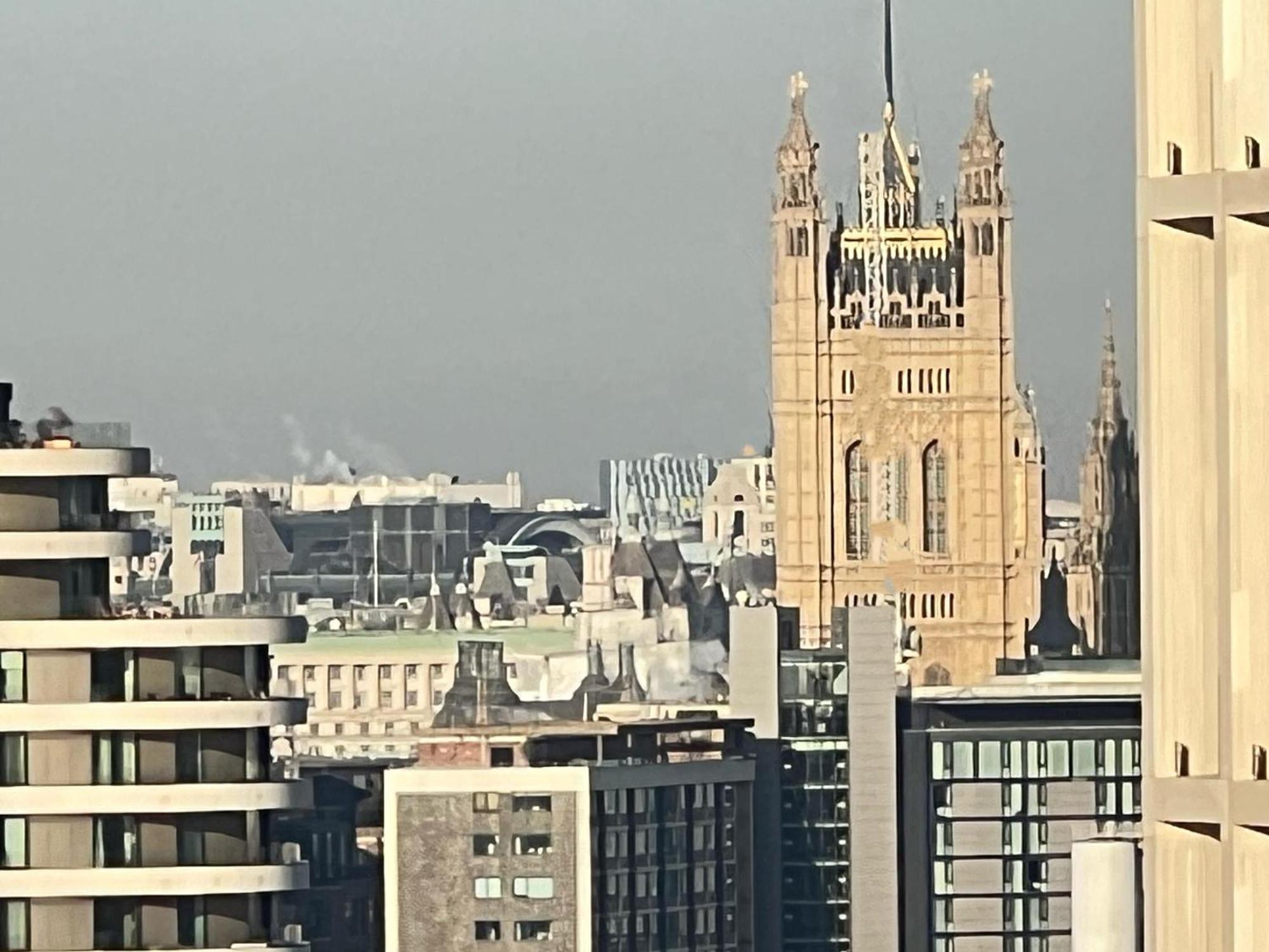 New 2 Bedroom Flat Riverview Balcony Appart hôtel
