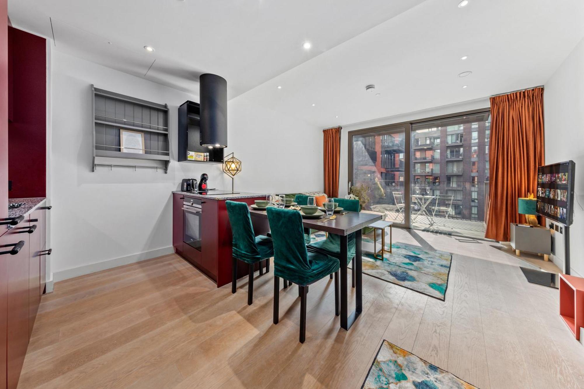 Central Stay-fabulous Ultra-central Luxury Designer Two Bedroom-pool-gym-full Ac Appartement Londen