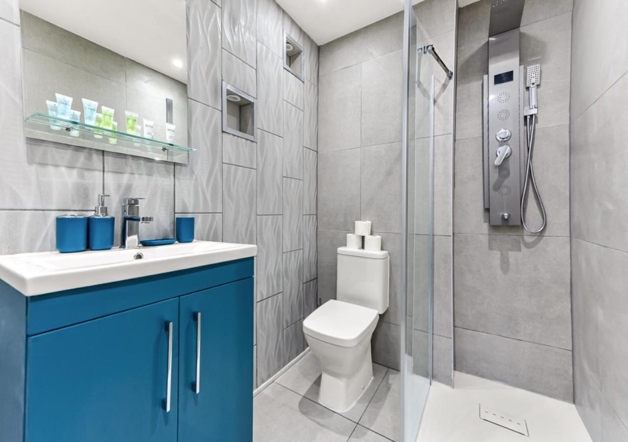 Amazing 2 Bedroom Flat In Appartement *