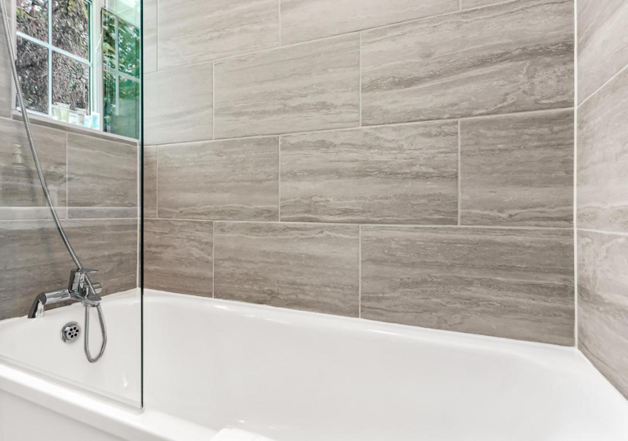 Radiant Serenity 2br Flat Sleeps 4 Warm Ambiance * Londen