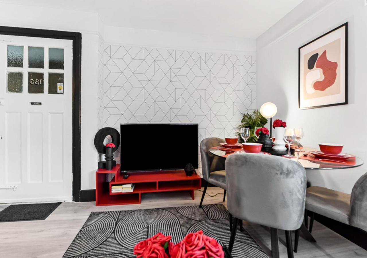 Radiant Serenity 2br Flat Sleeps 4 Warm Ambiance Appartement
