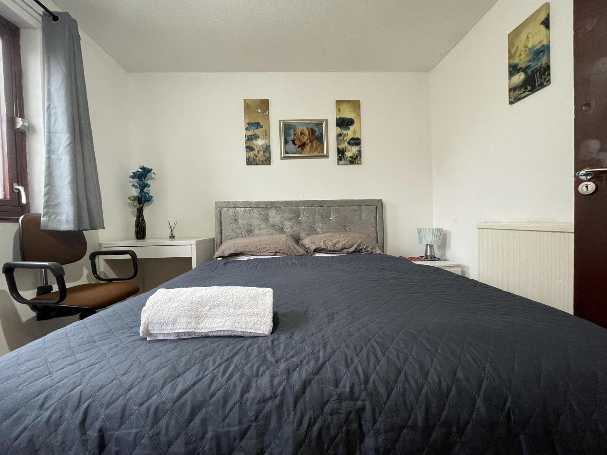 Comfortable 2-bed House In Zone 2 Casa de férias